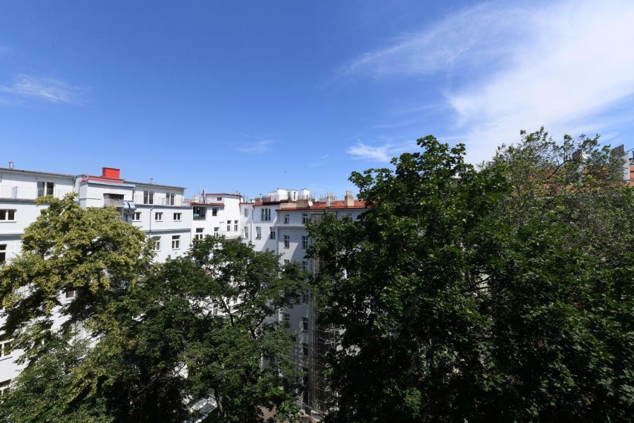 Loft Lägenhet Prag Exteriör bild