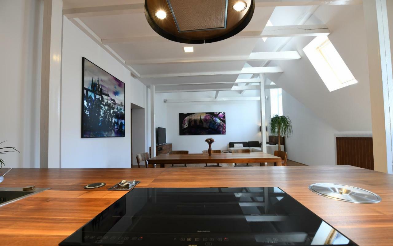 Loft Lägenhet Prag Exteriör bild
