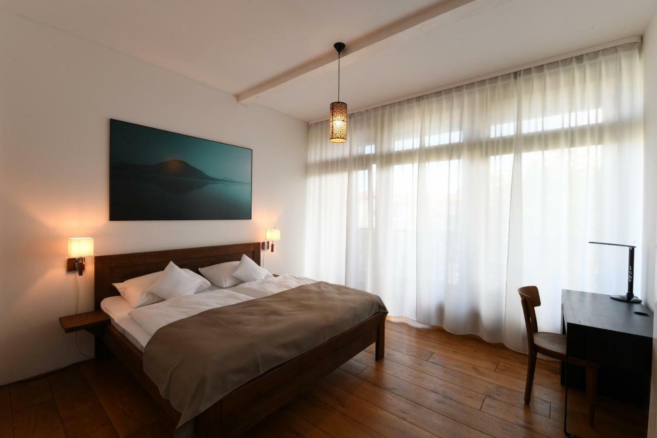 Loft Lägenhet Prag Exteriör bild